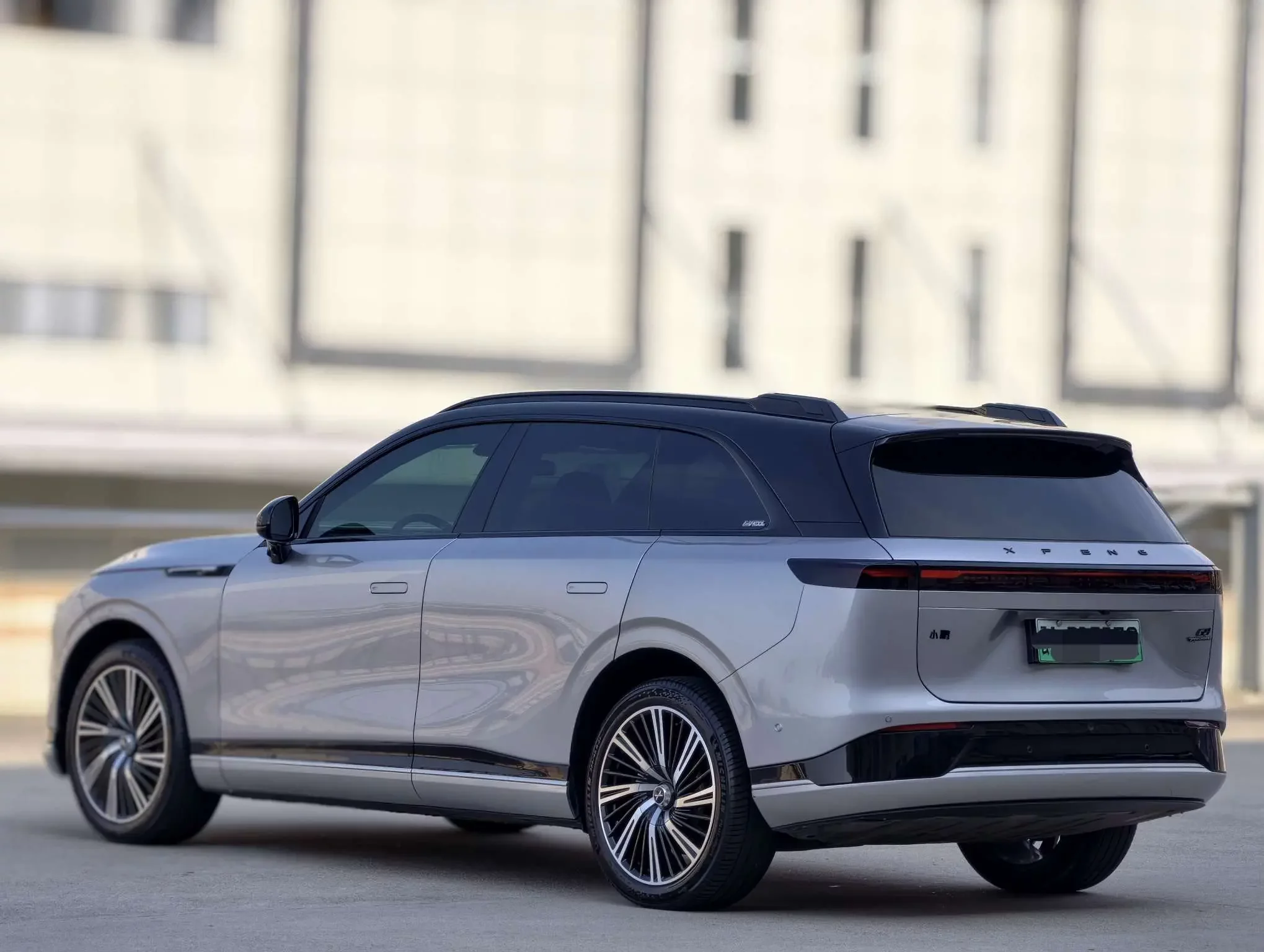 Xpeng G9