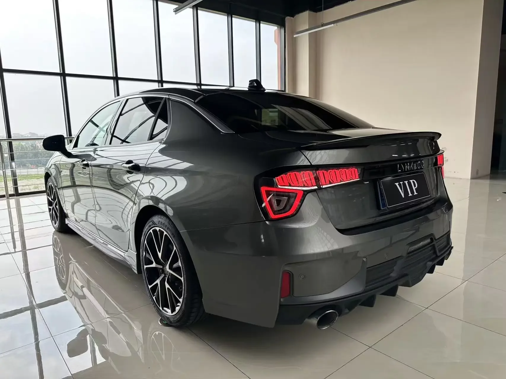 Lynk & Co 03