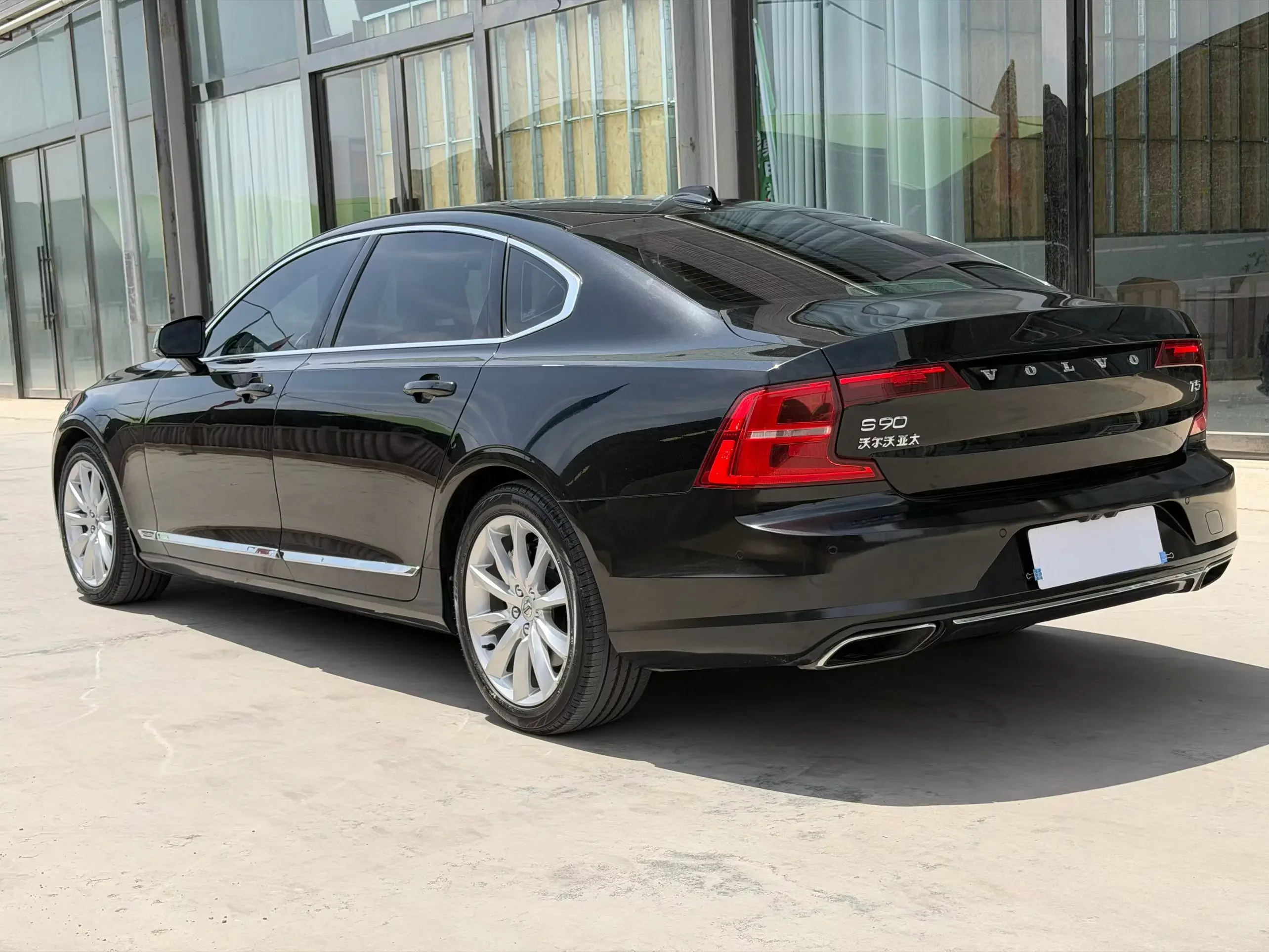 Volvo S90