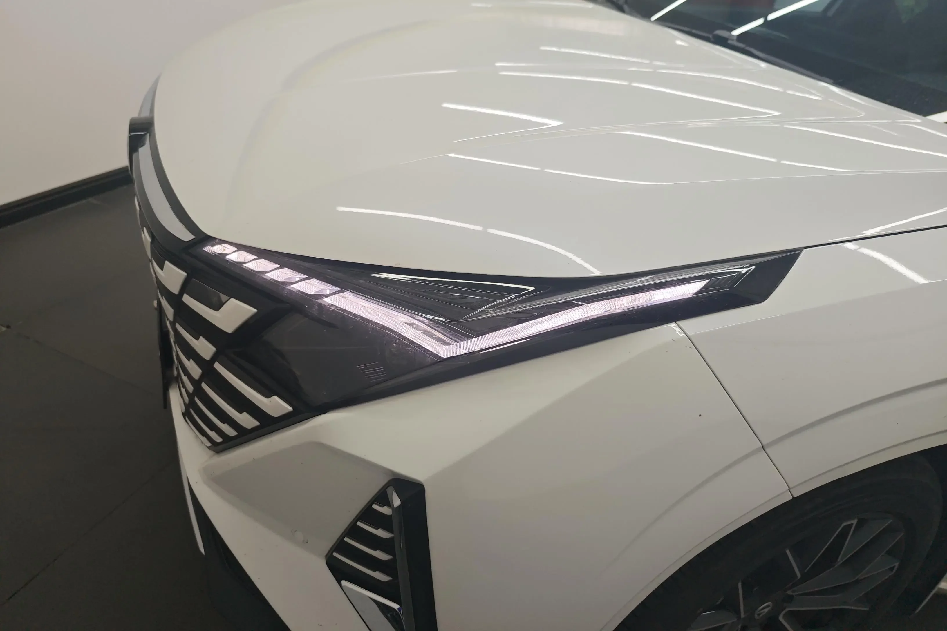 Changan UNI-Z PHEV