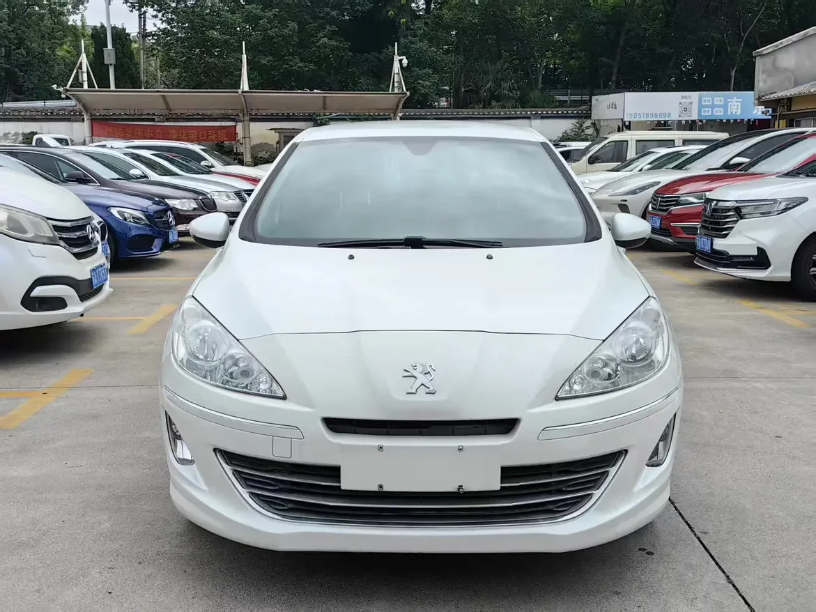 Peugeot 408
