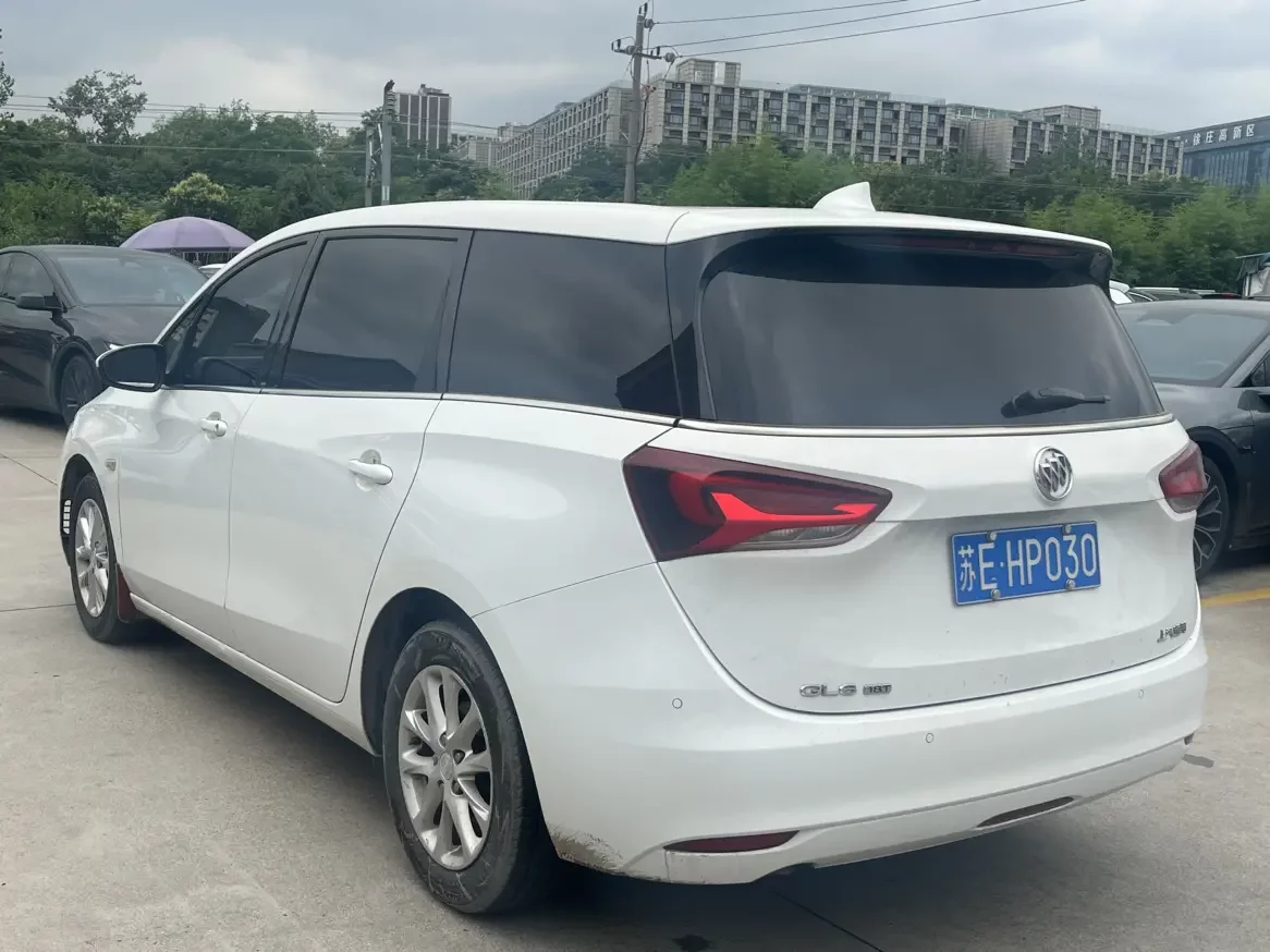 Buick GL6