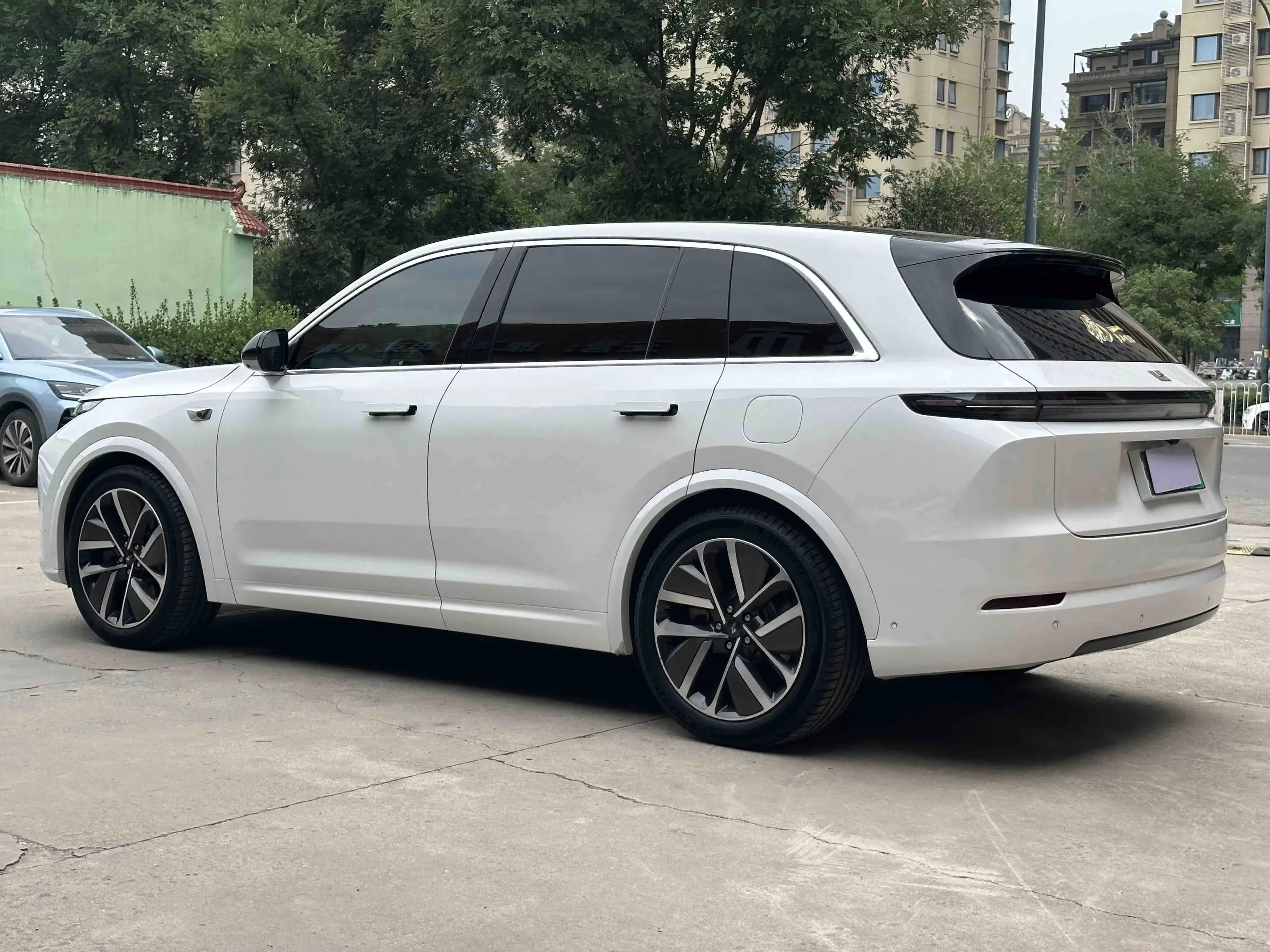 Lixiang L7