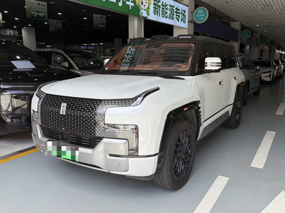 BYD Yangwang U8