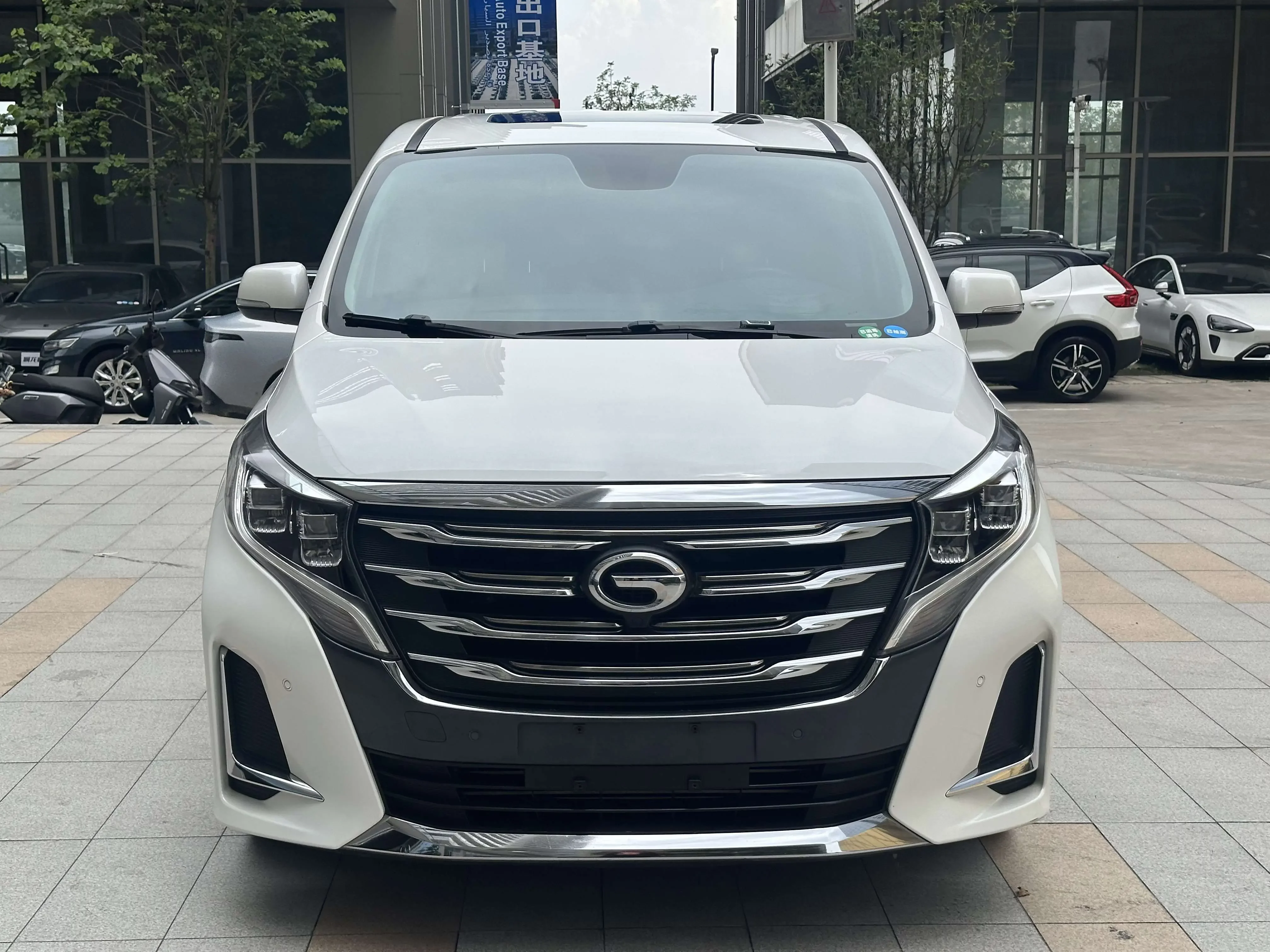 GAC Trumpchi M8  из Китая