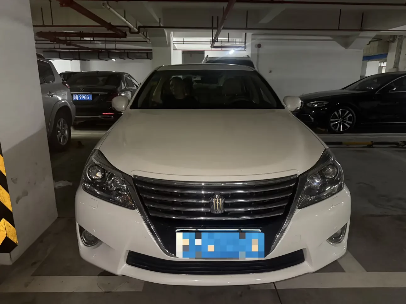 Toyota crown