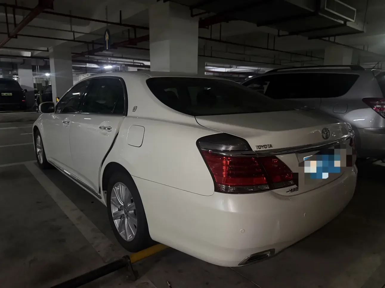 Toyota crown