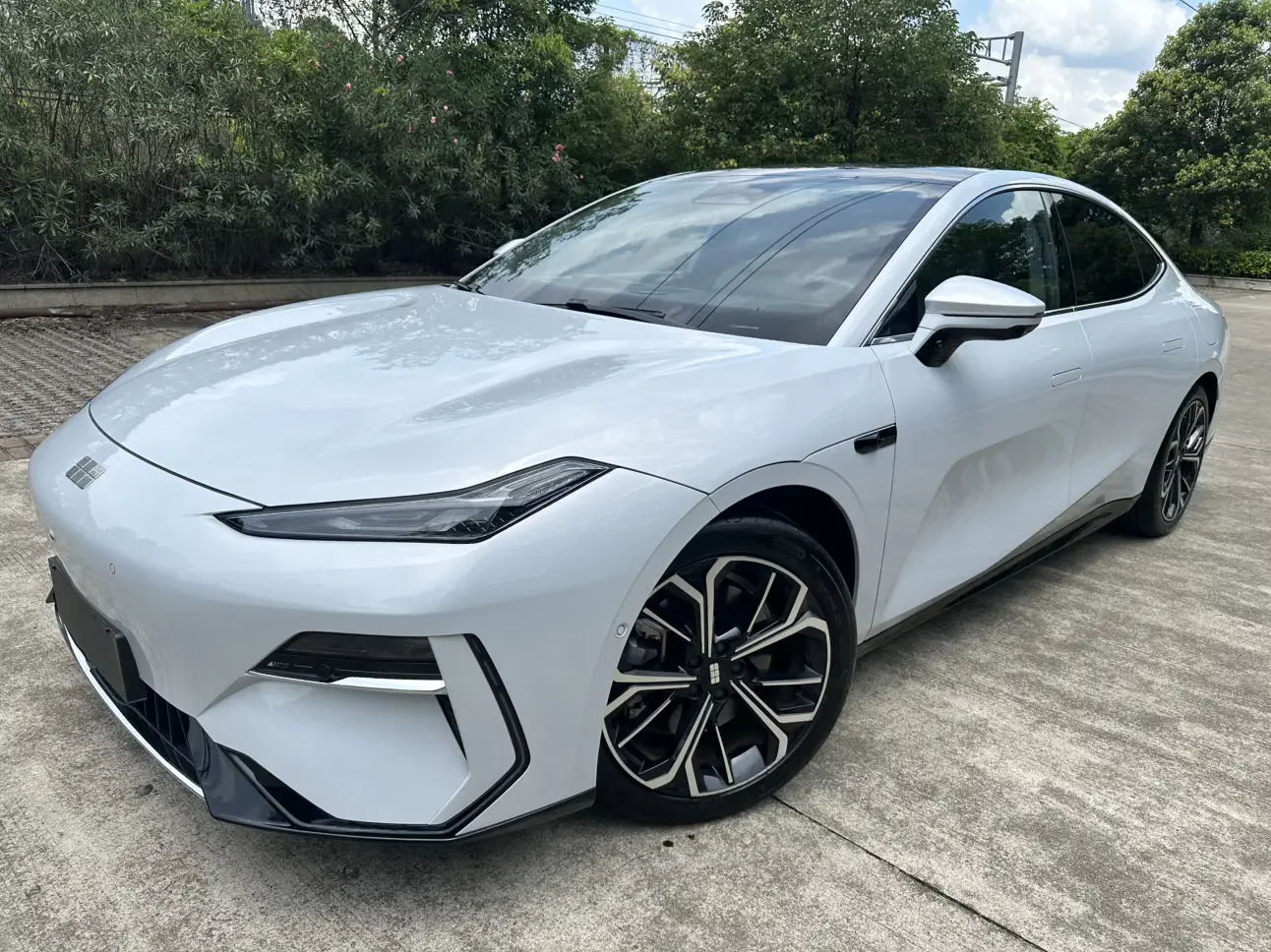 Geely Galaxy E8