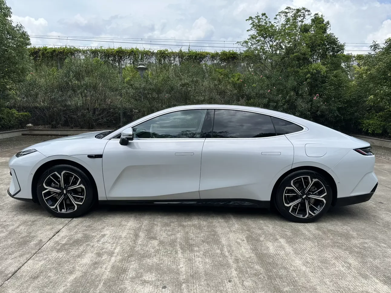 Geely Galaxy E8