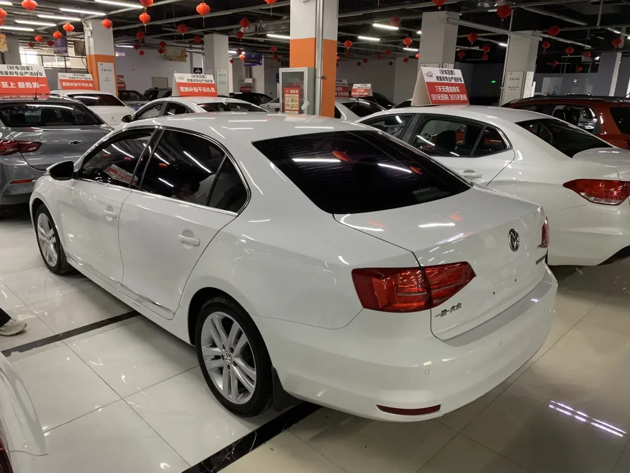 Volkswagen Sagitar