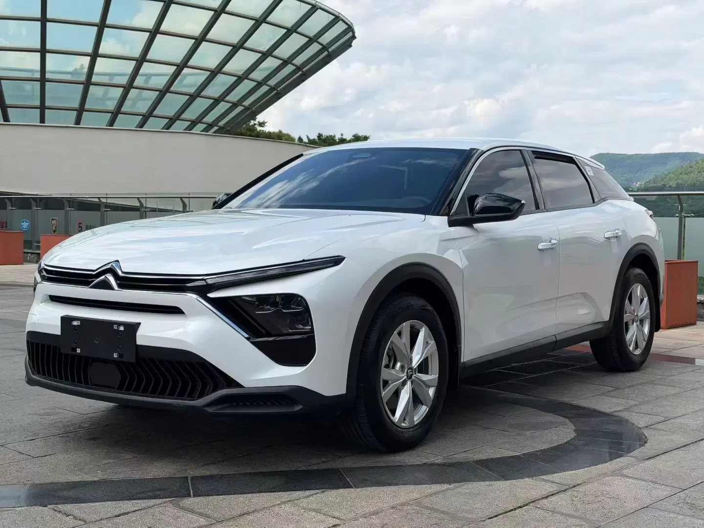 Citroën Versailles C5 X  из Китая