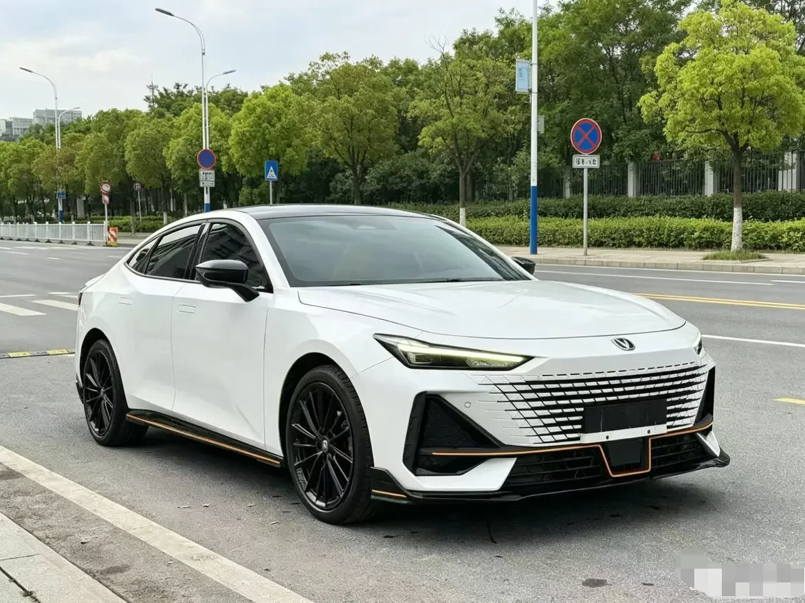 Changan UNI-V