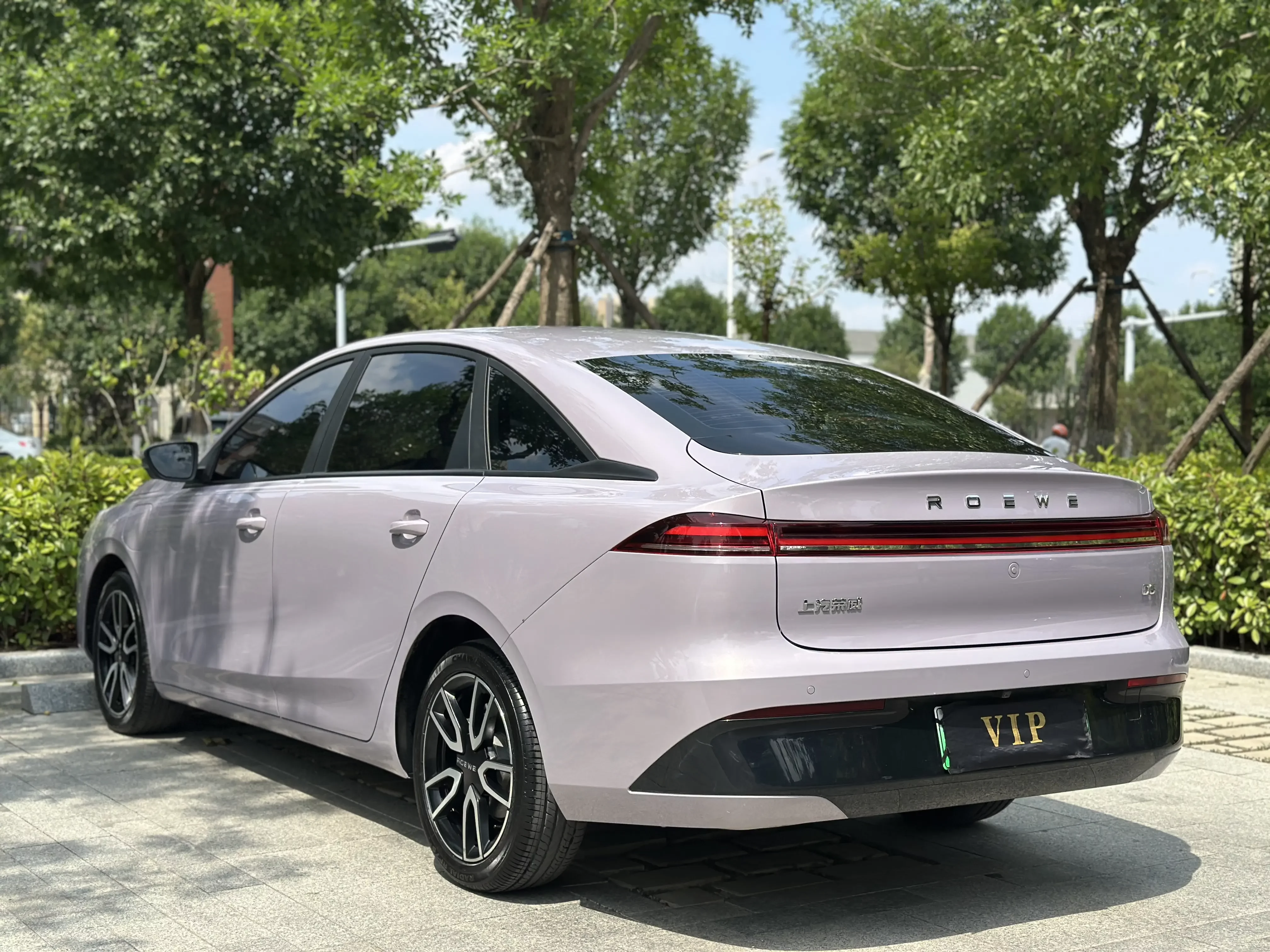 Roewe D6