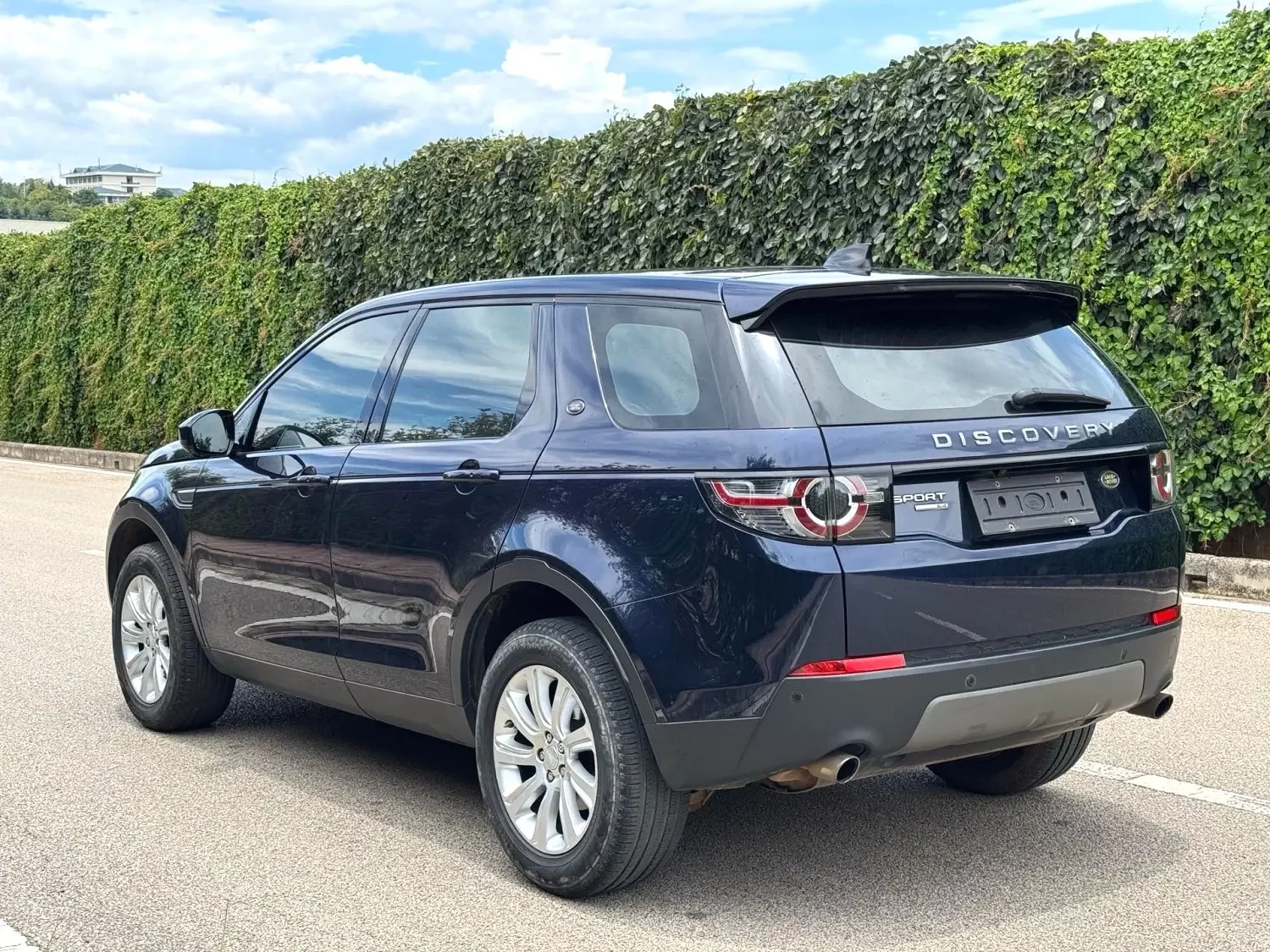 Land Rover Discover the magic