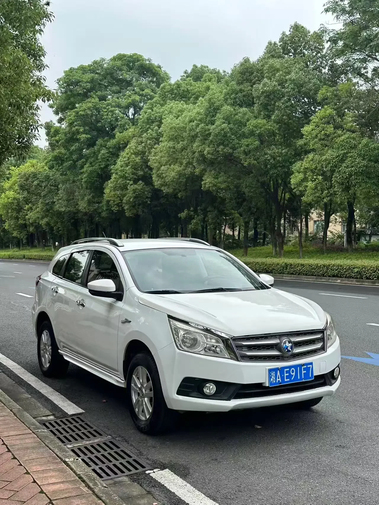 Kai Chen Venucia T70