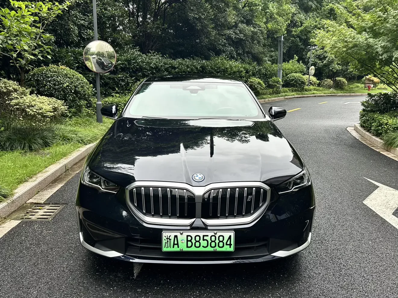 BMW i5
