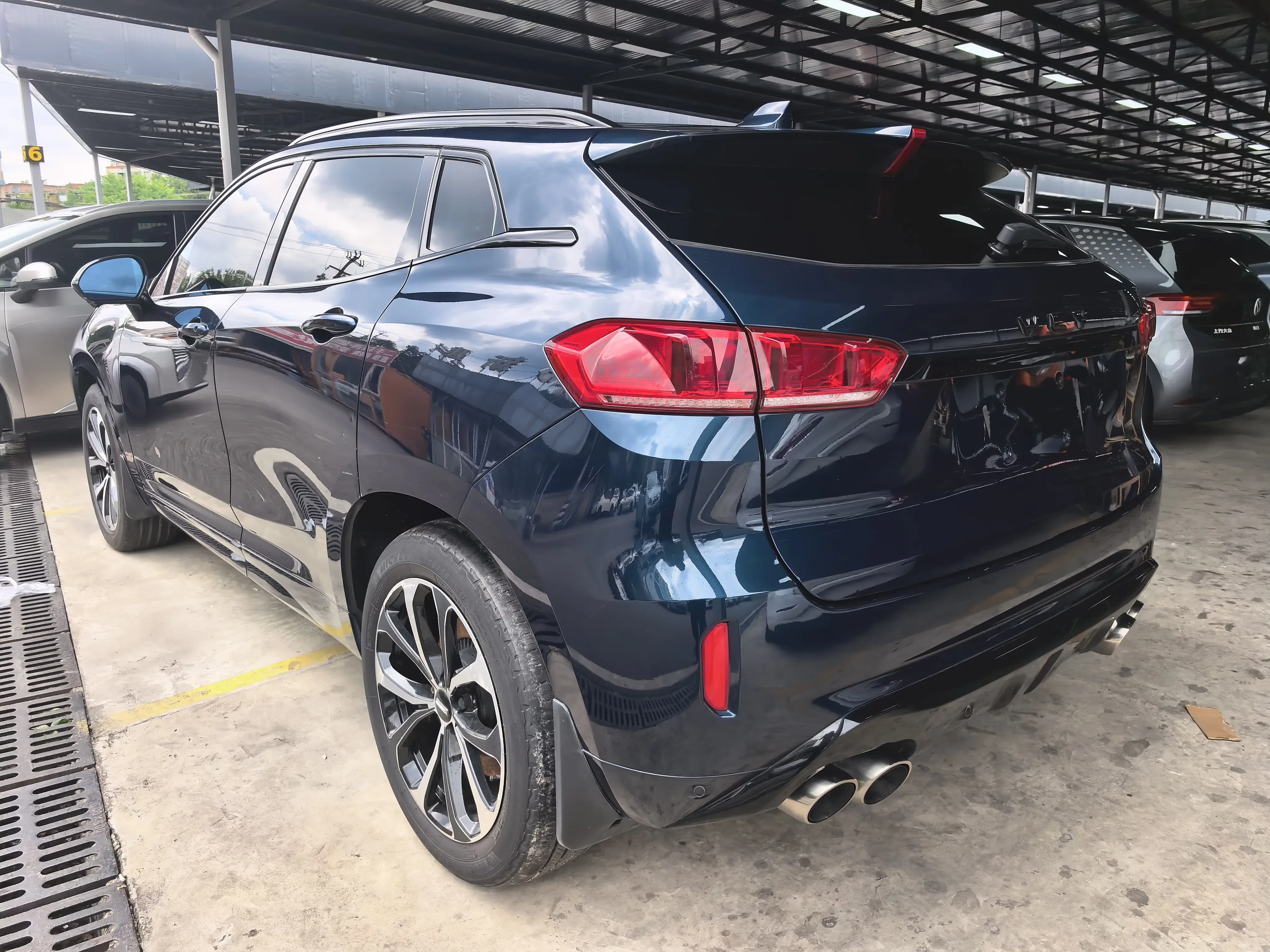Wey Wei brand VV7