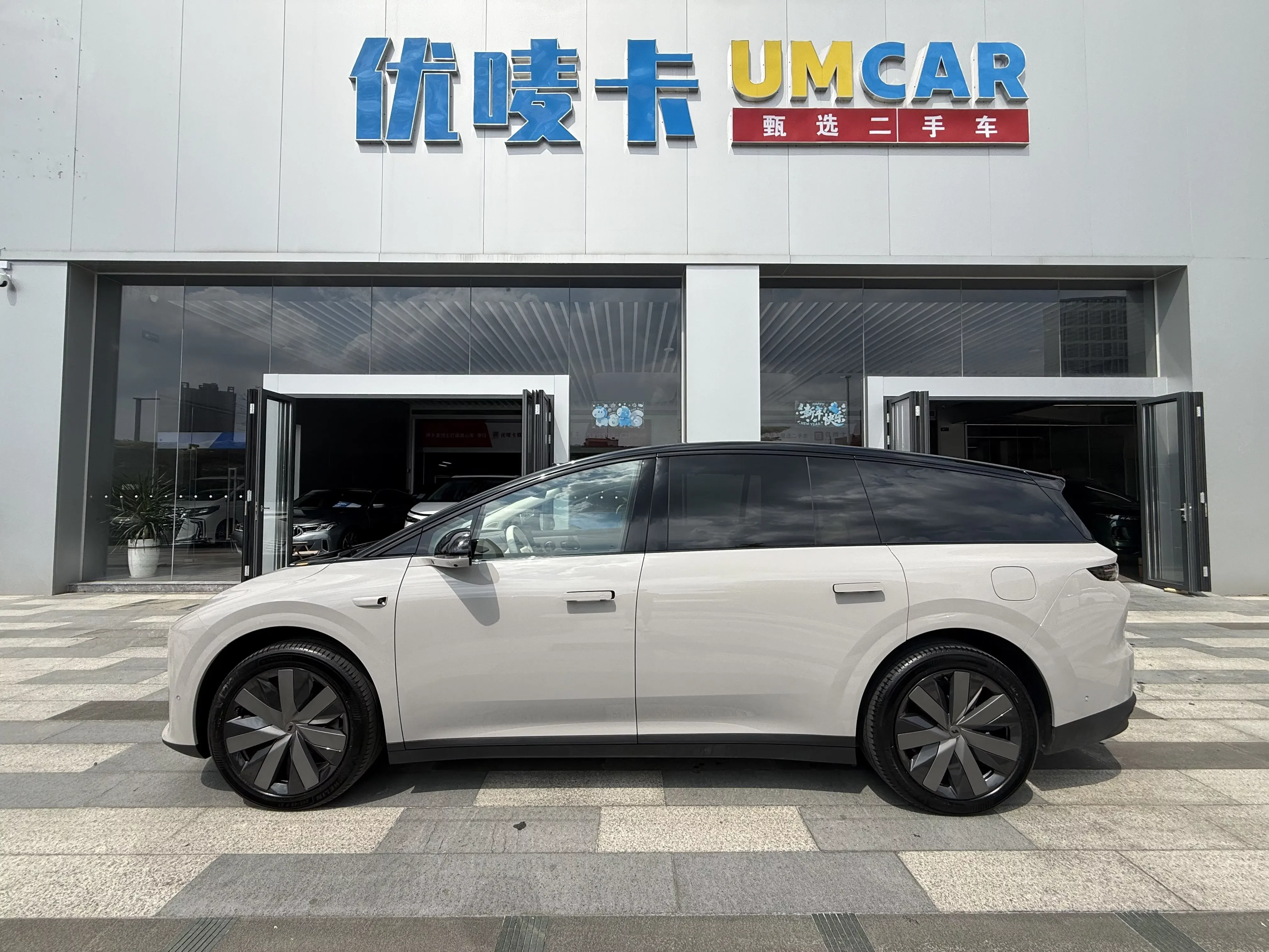 Li Ideal i8
