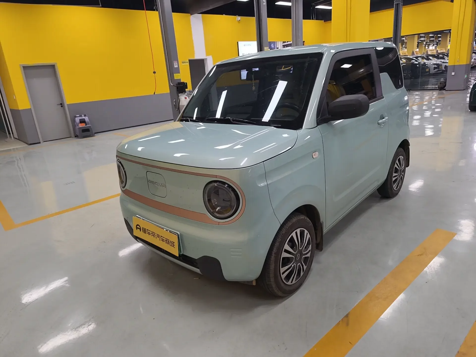 Geely panda