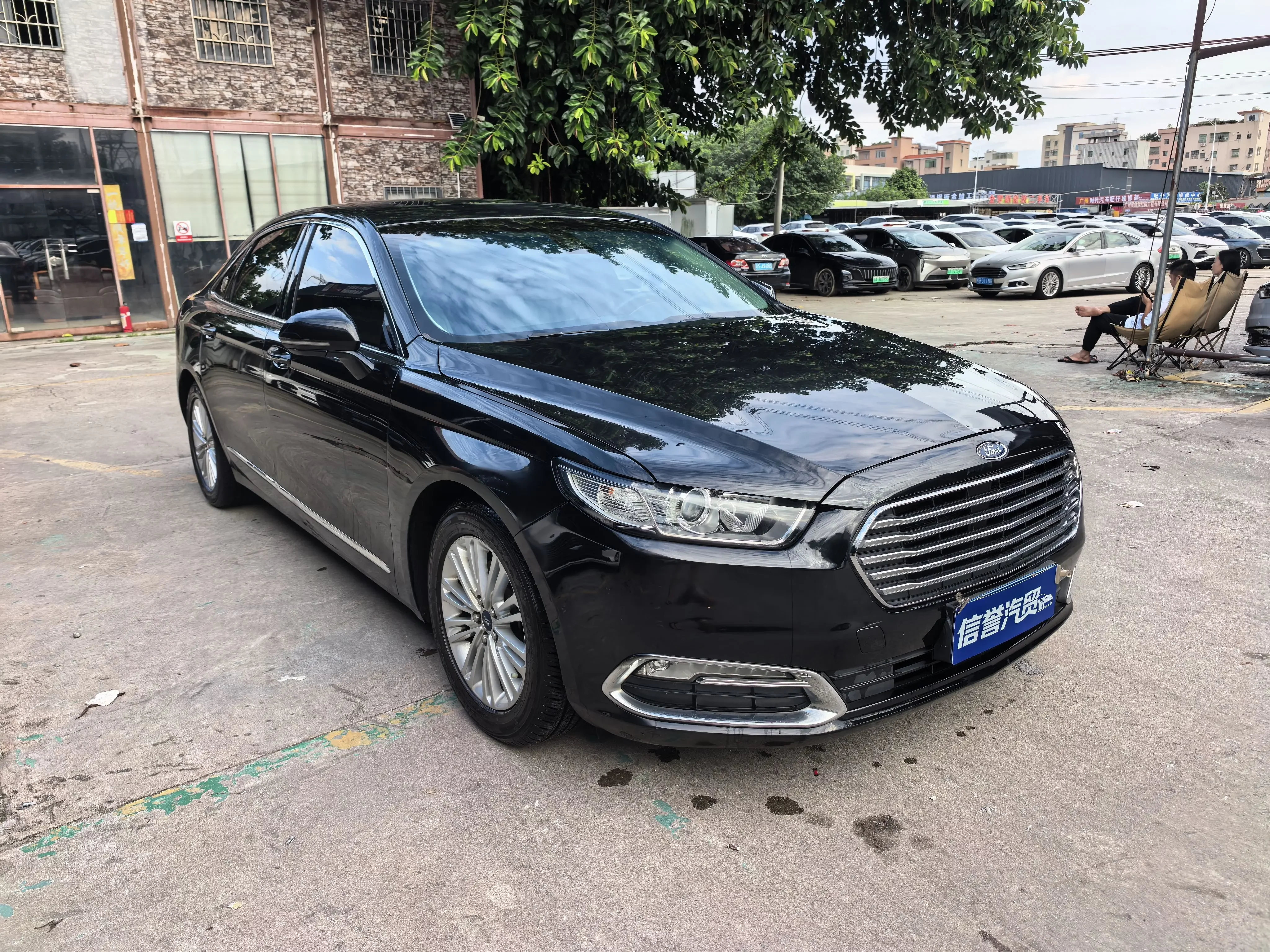 Ford Taurus