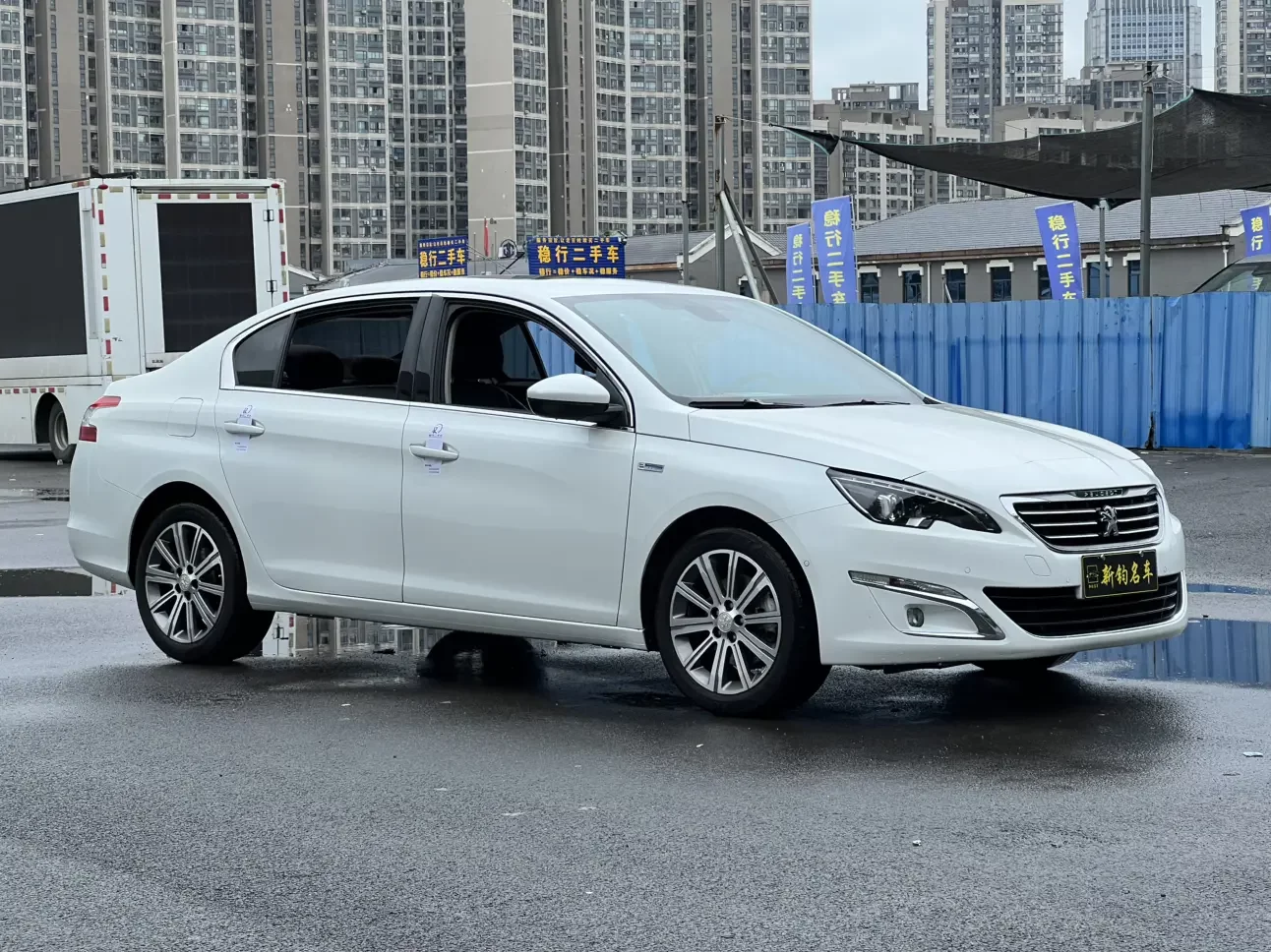 Peugeot 408