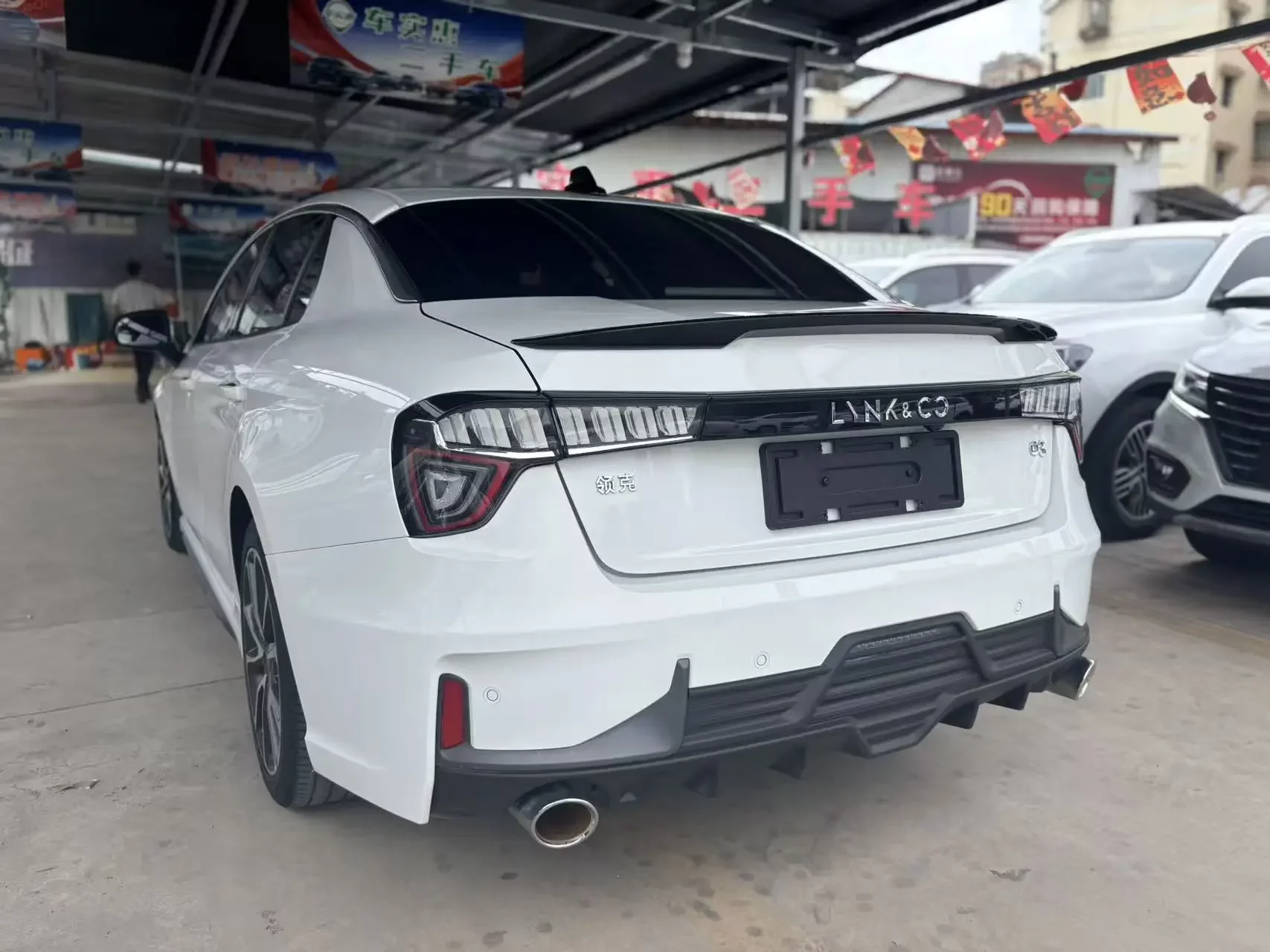 Lynk & Co 03