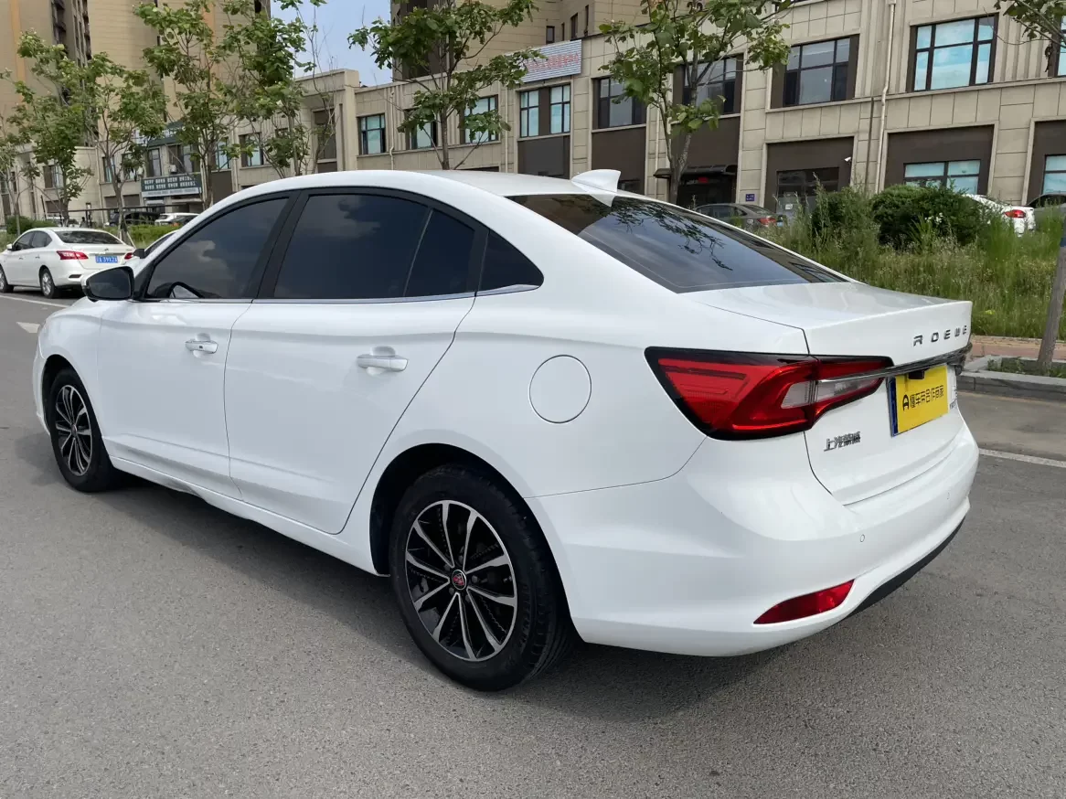 Roewe i5