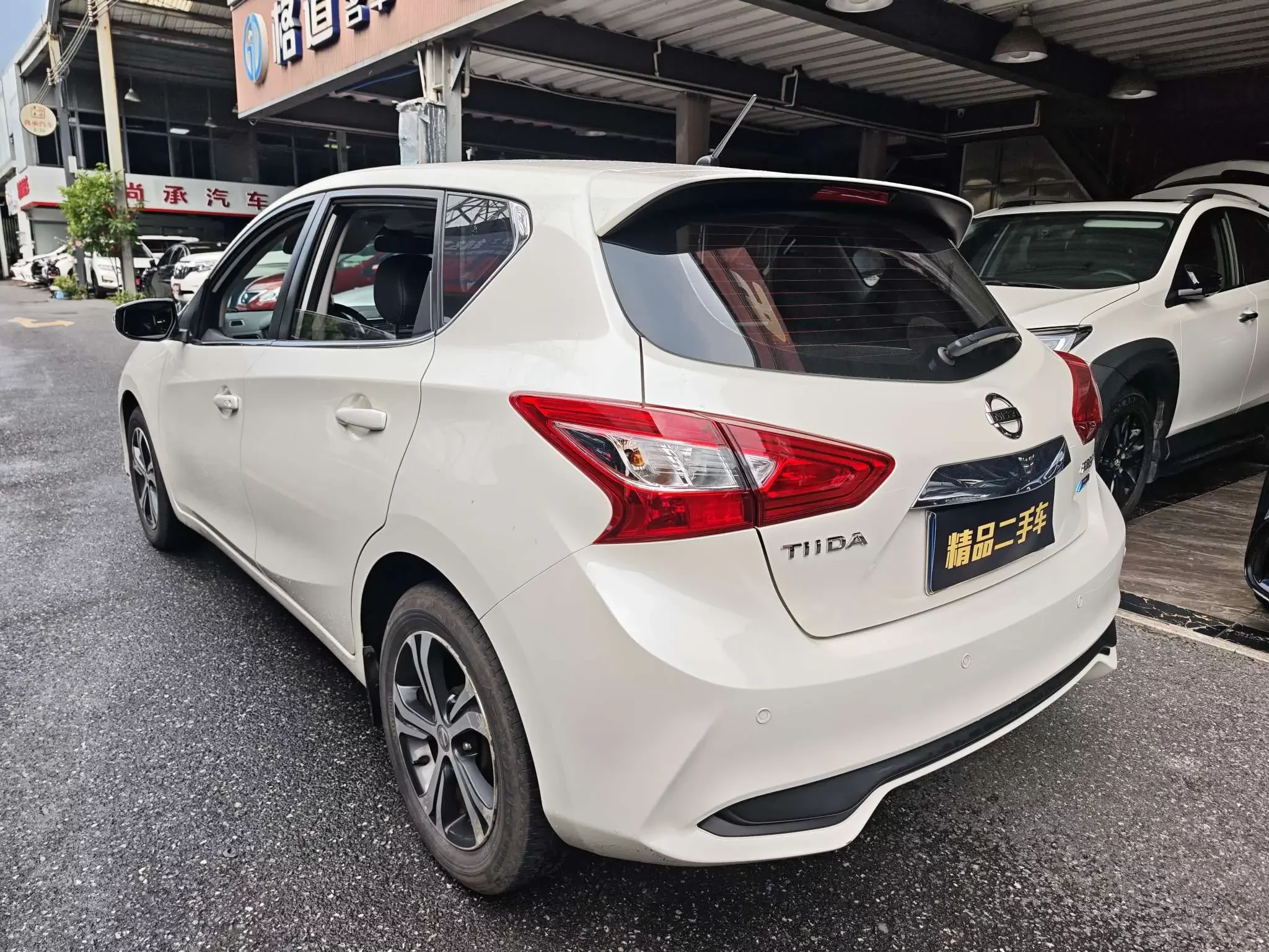 Nissan Tiida