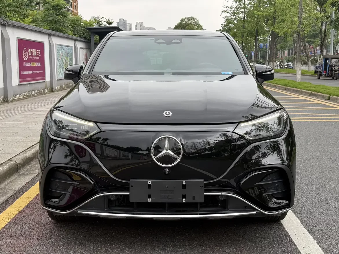 Mercedes-Benz EQE SUV