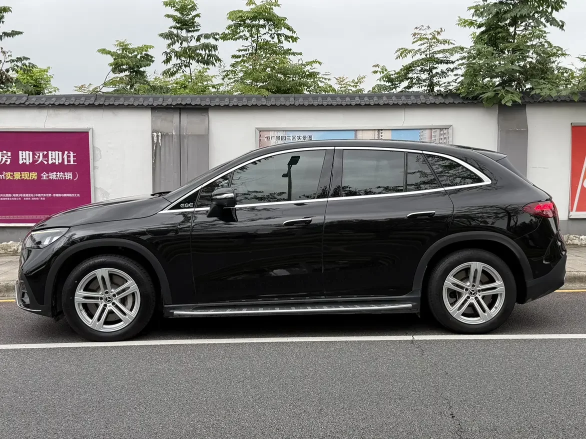 Mercedes-Benz EQE SUV