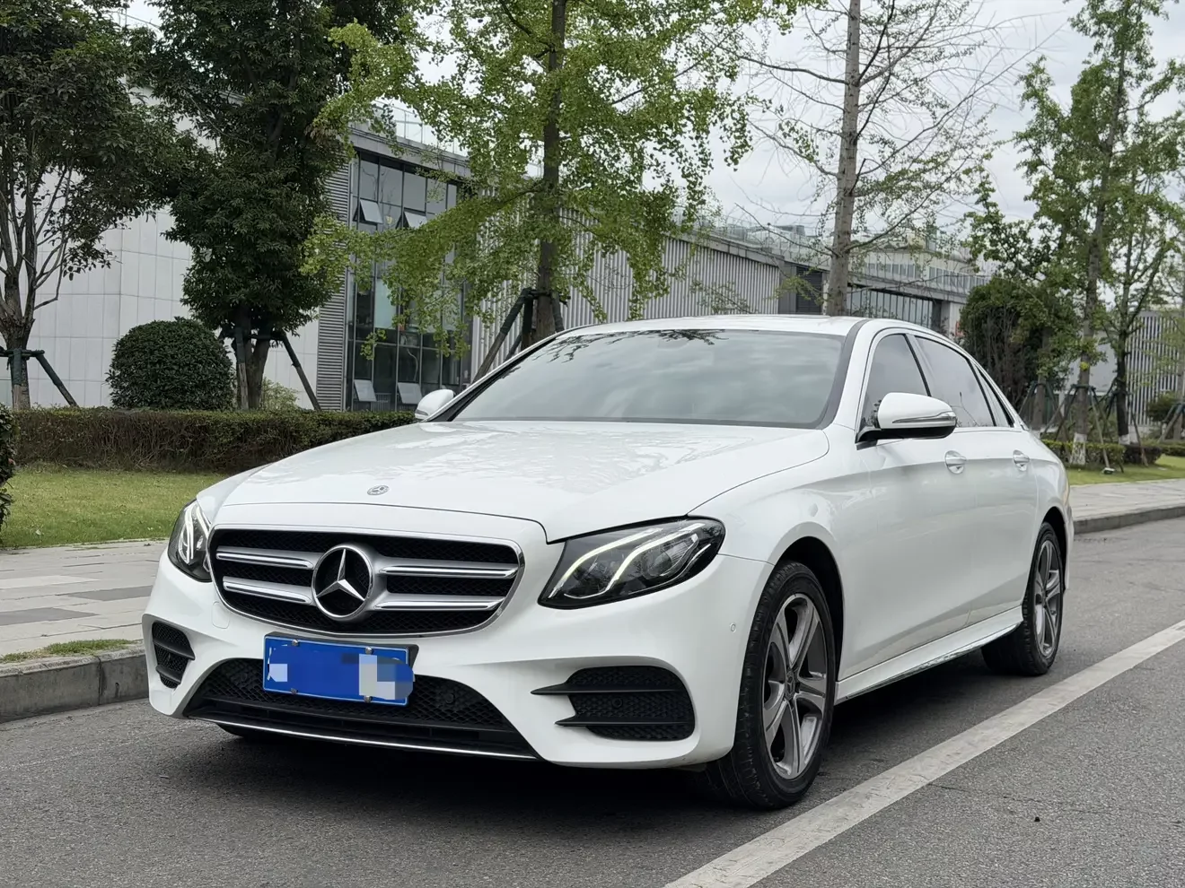 Mercedes-Benz E-Class  из Китая