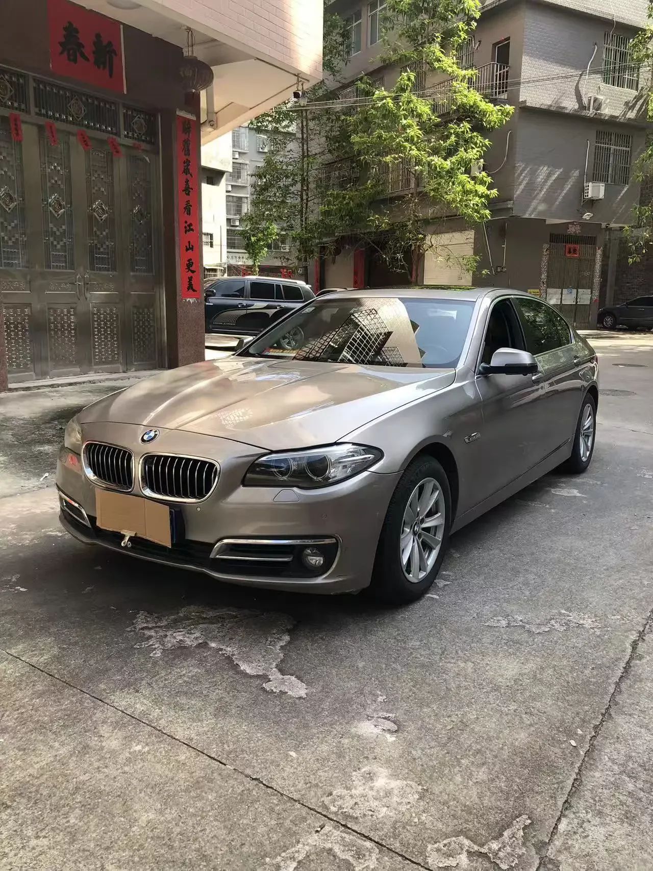 BMW 5 Series  из Китая