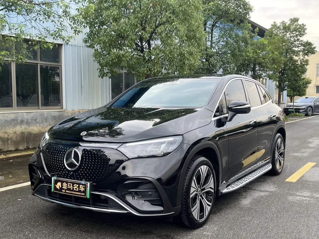 Mercedes-Benz EQE SUV