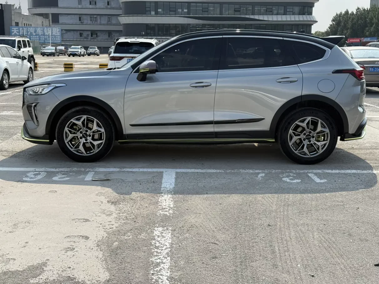 Haval Harvard Red Rabbit