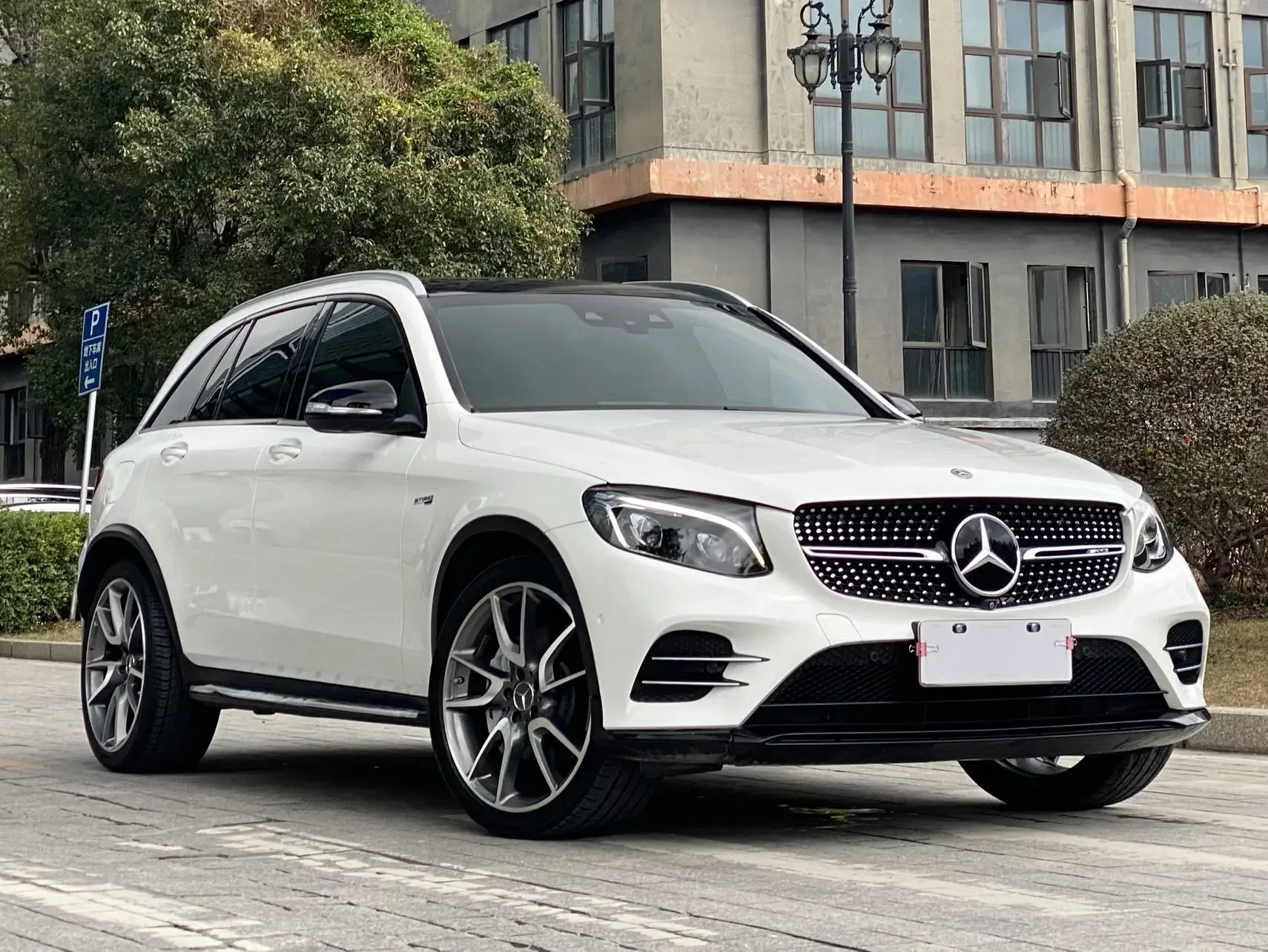Mercedes-Benz GLC AMG
