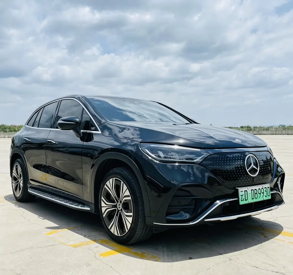 Mercedes-Benz EQE SUV