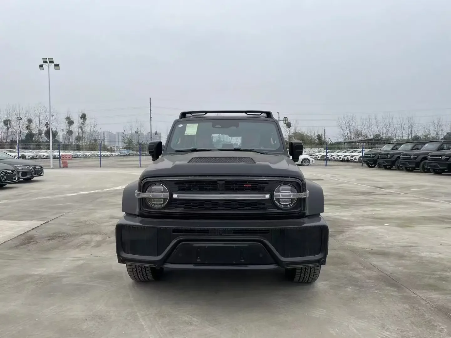 Tank Cyber  300
