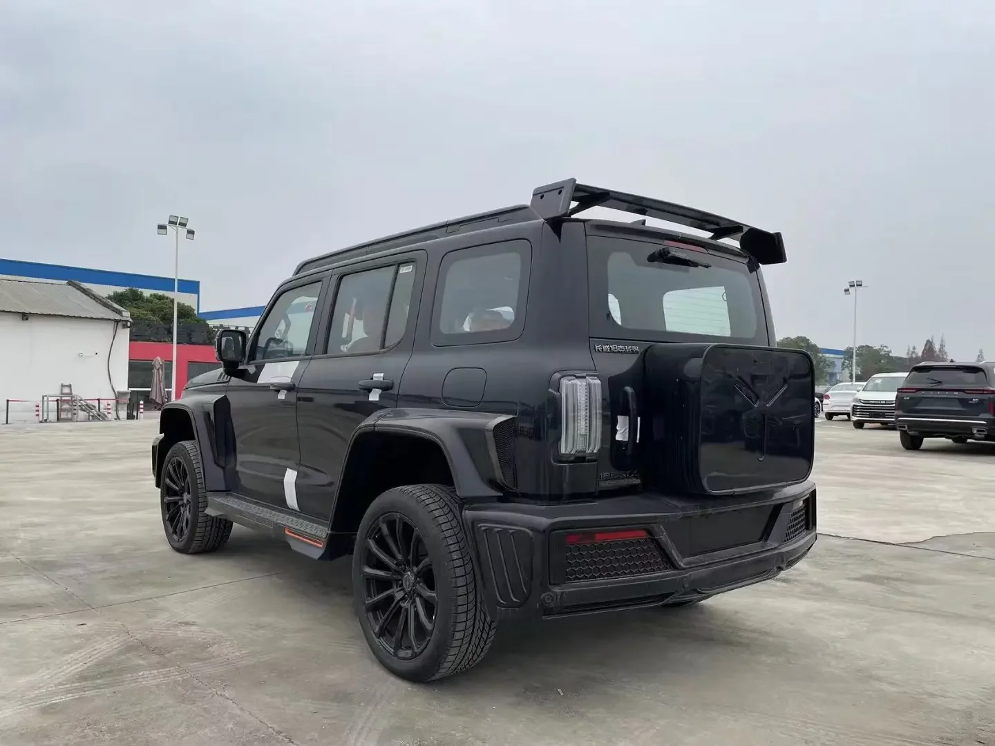 Tank Cyber  300