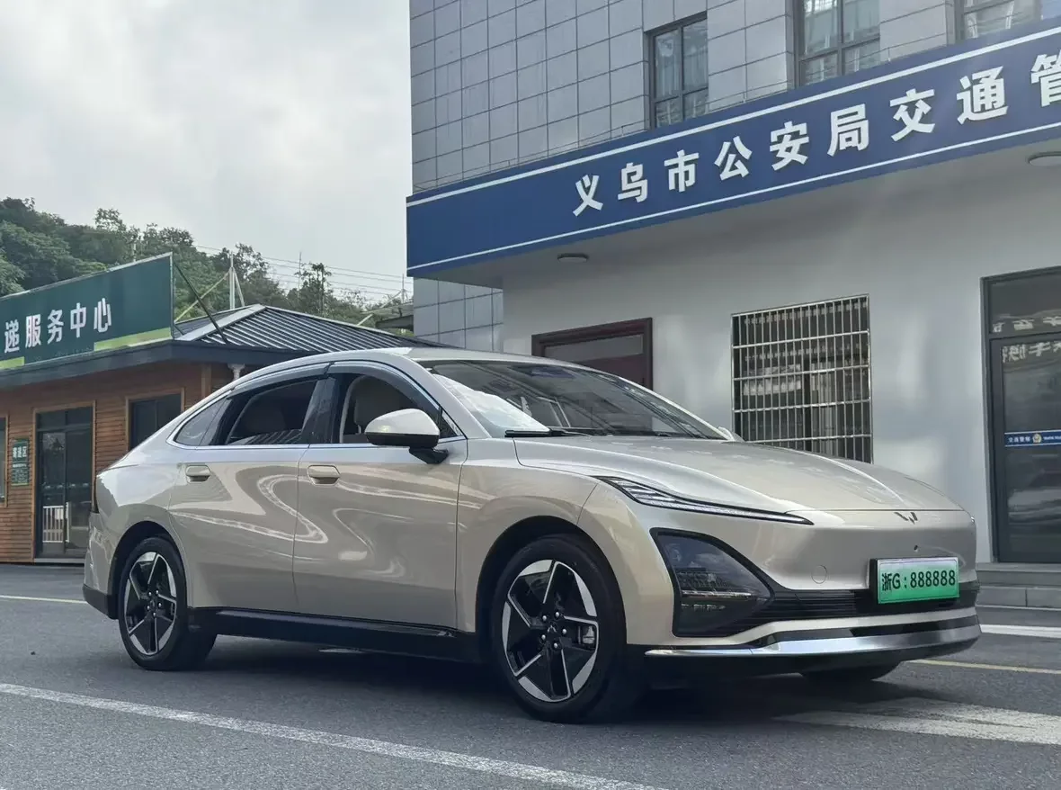 Wuling Starlight EV