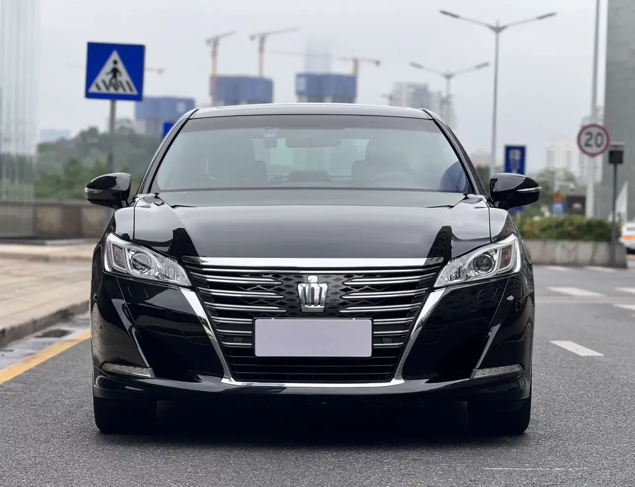 Toyota crown