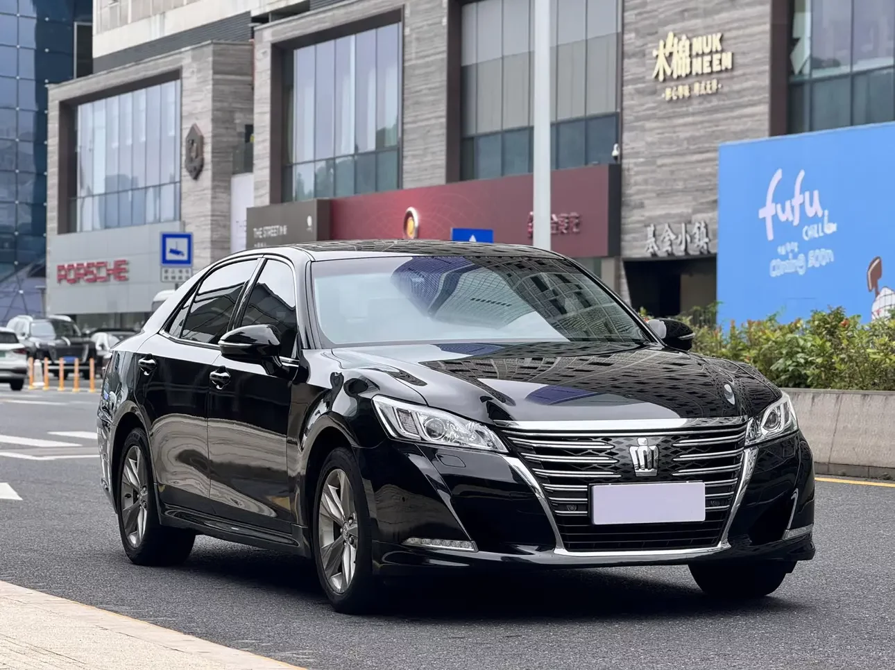 Toyota crown