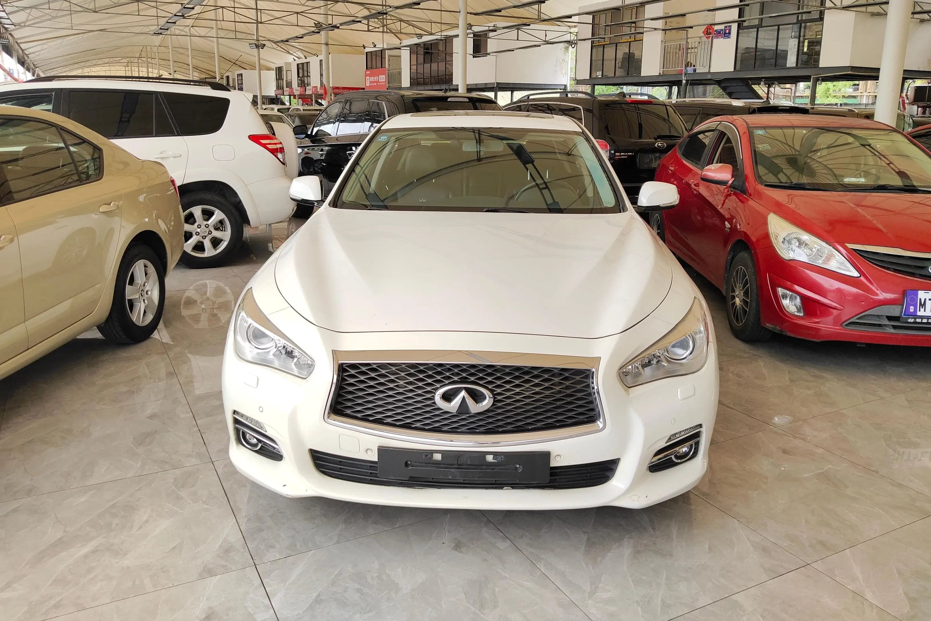 Infiniti Q50  из Китая