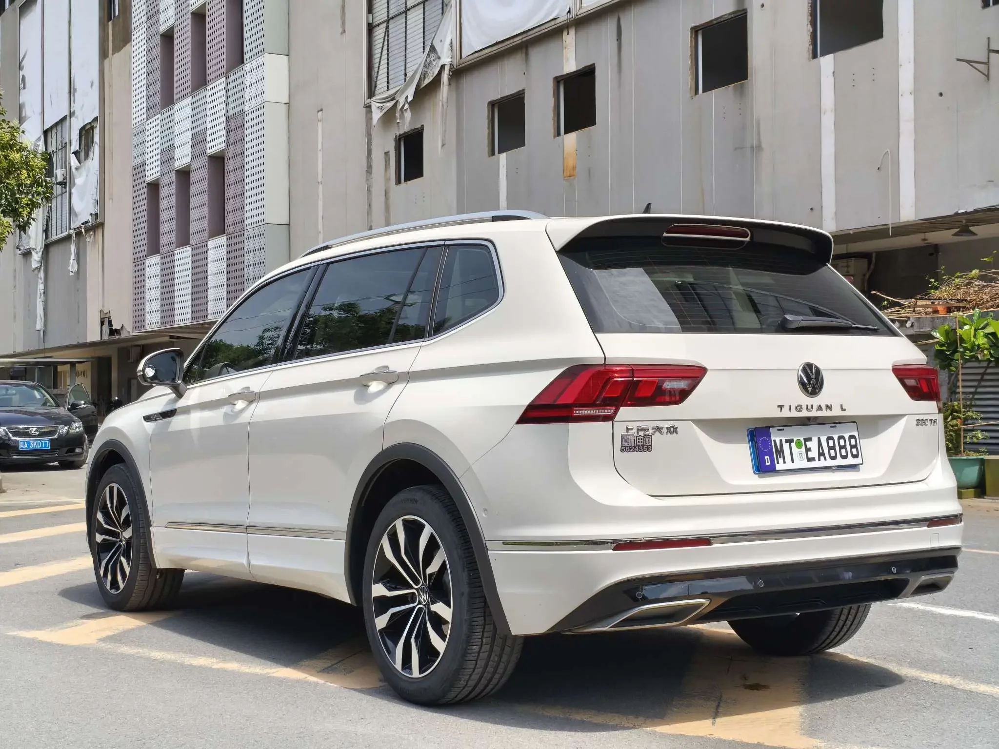 Volkswagen Tiguan L