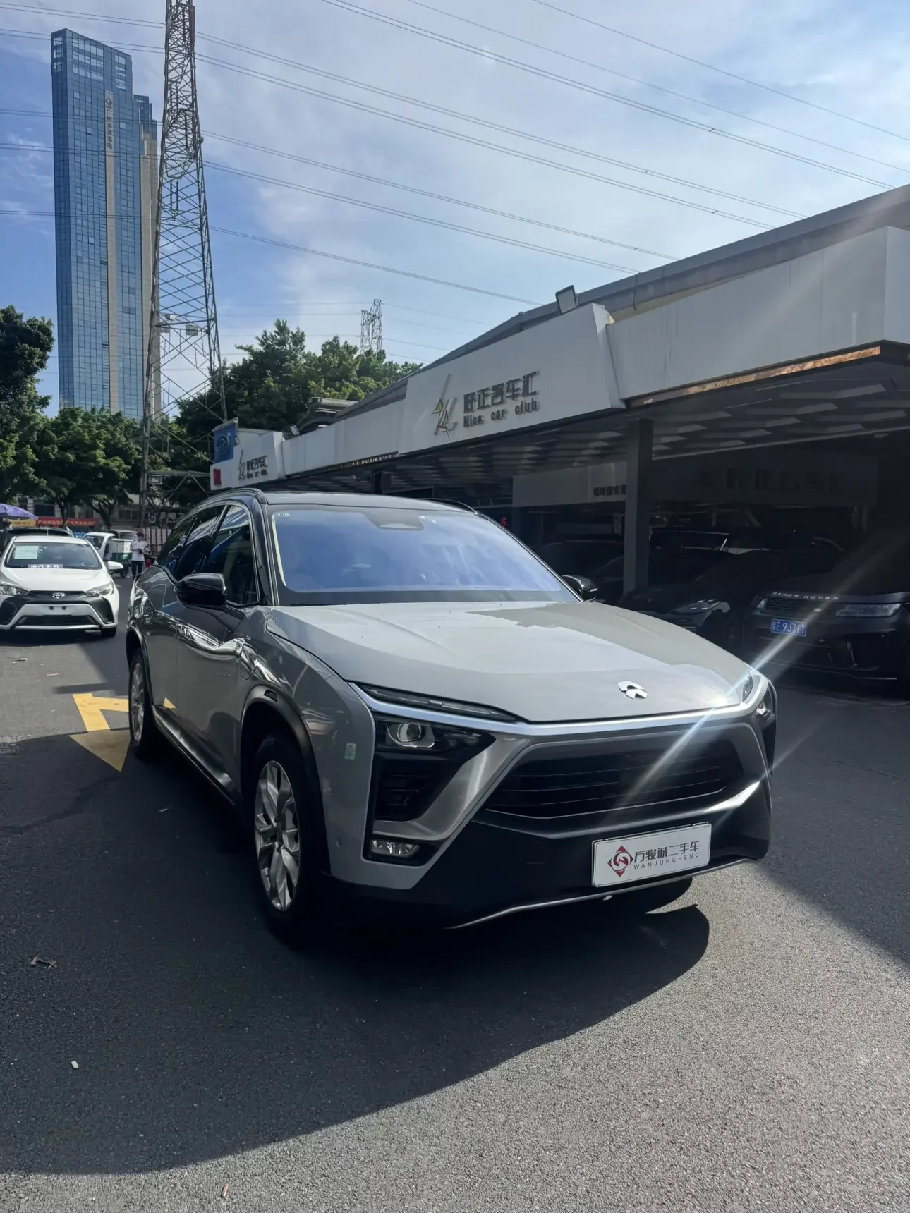 NIO ES8