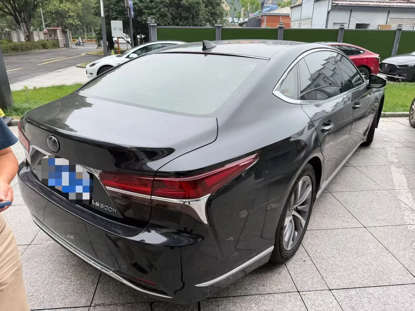 Lexus LS