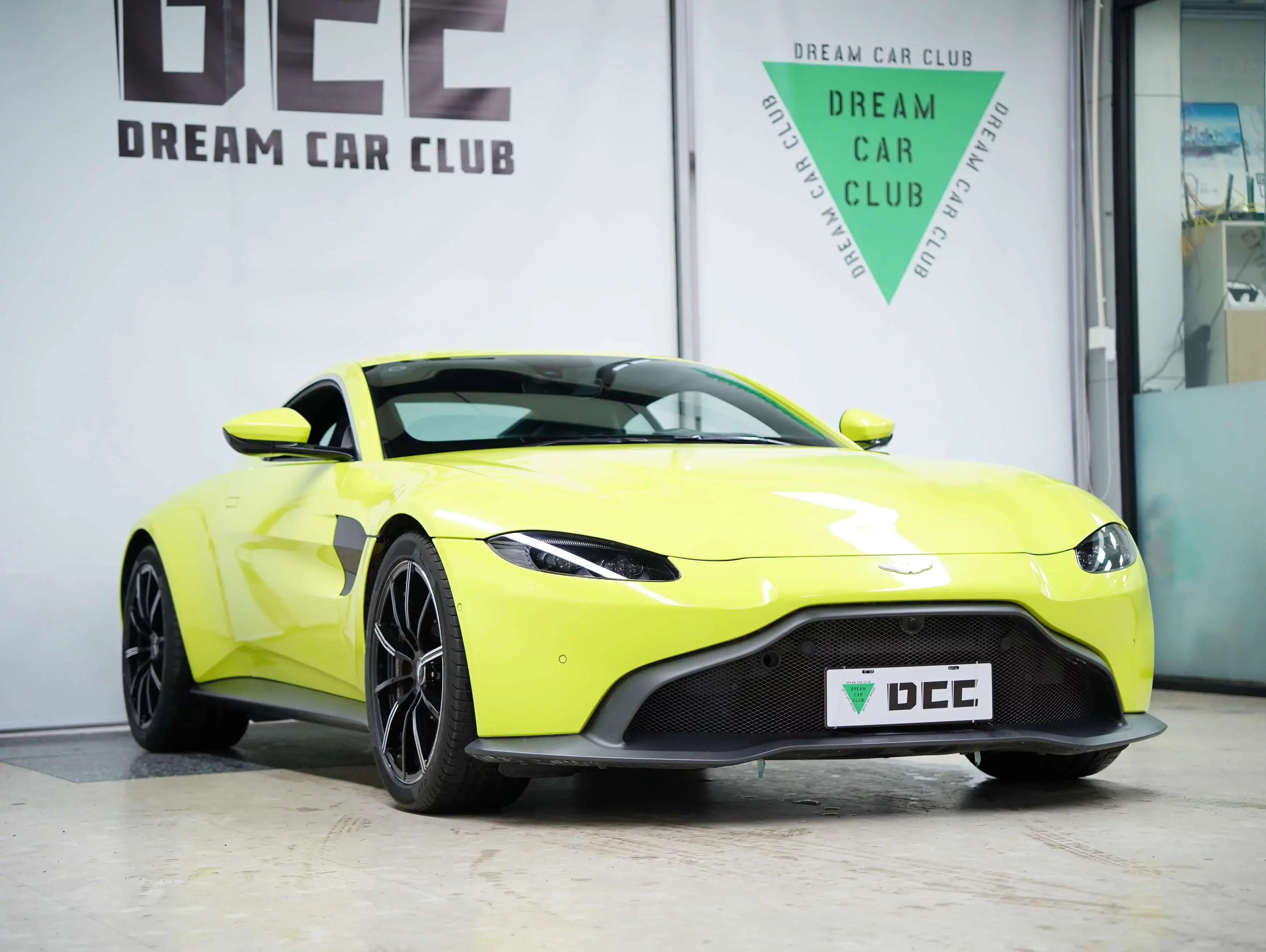 Aston Martin Vantage