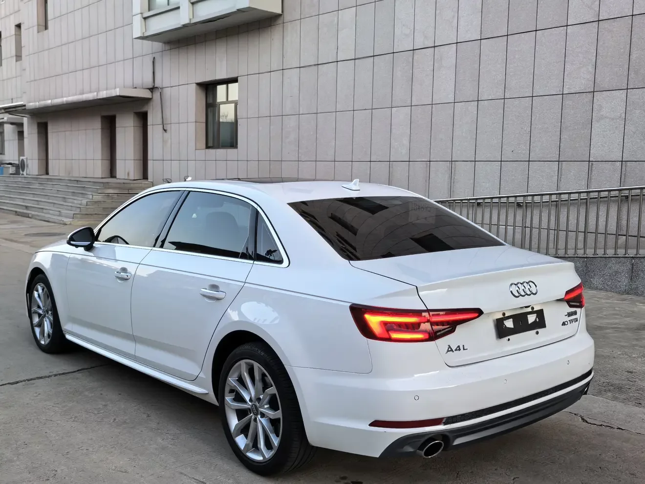 Audi A4L