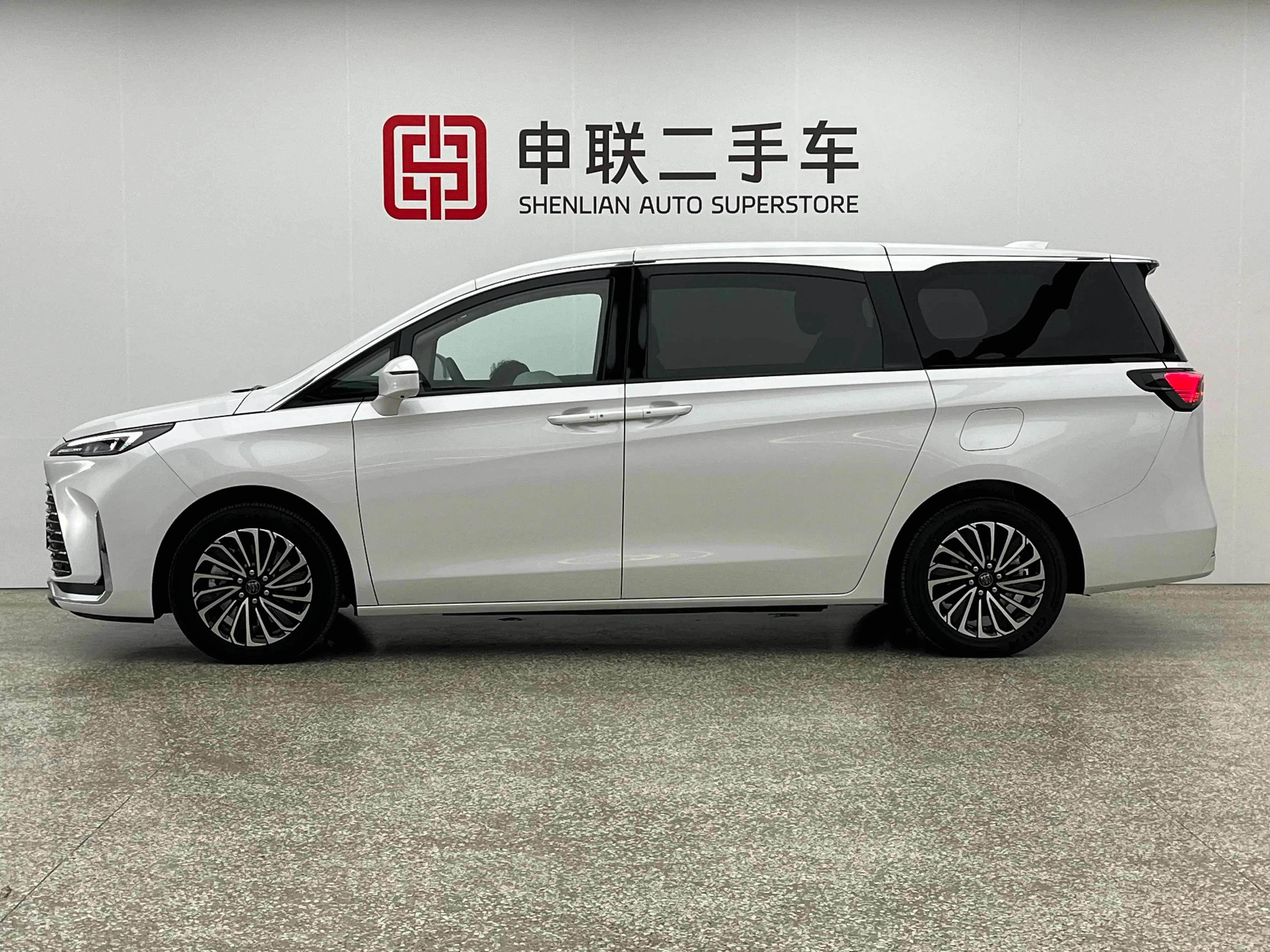 Buick GL8 PHEV