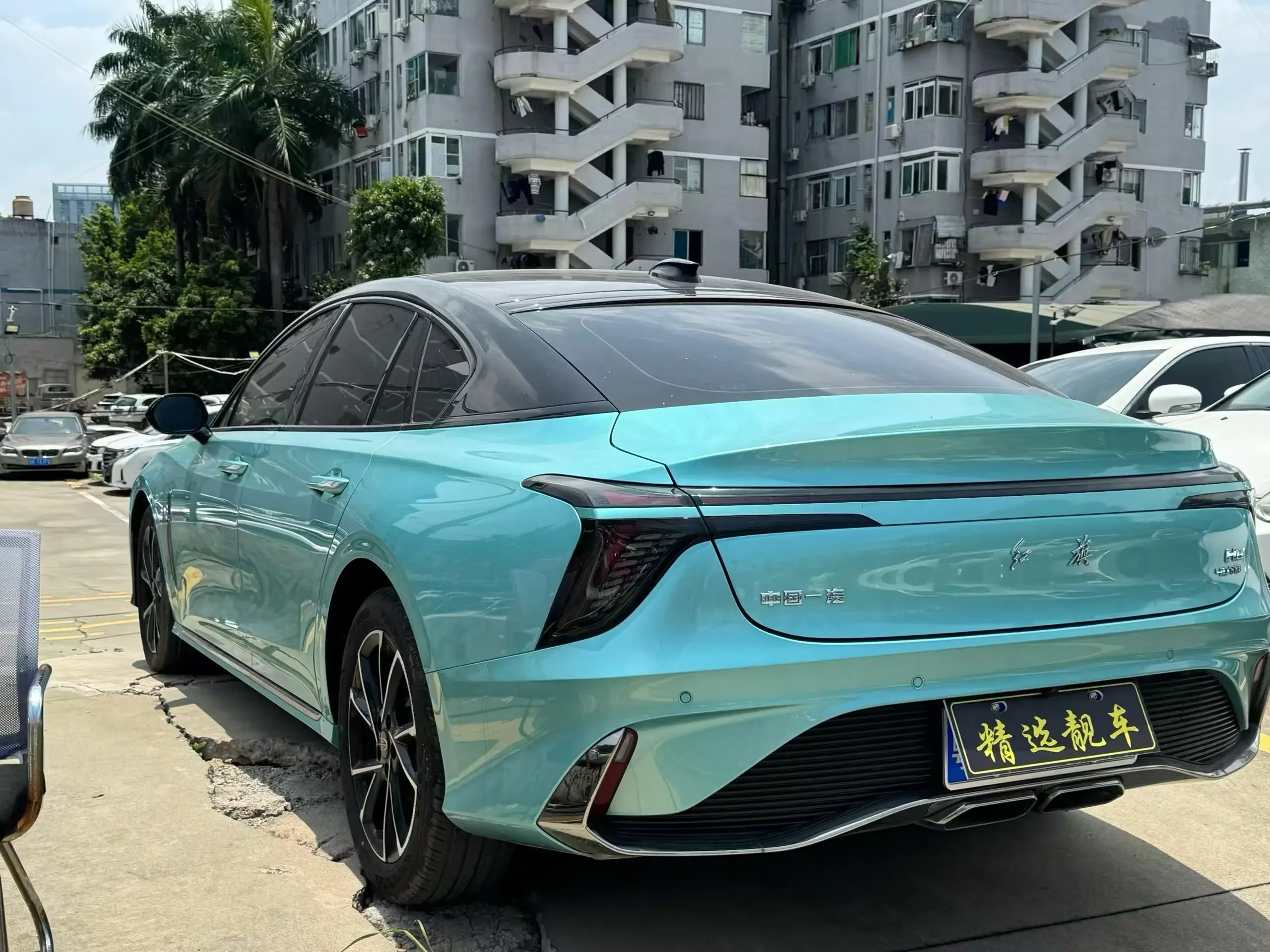 Hongqi H6