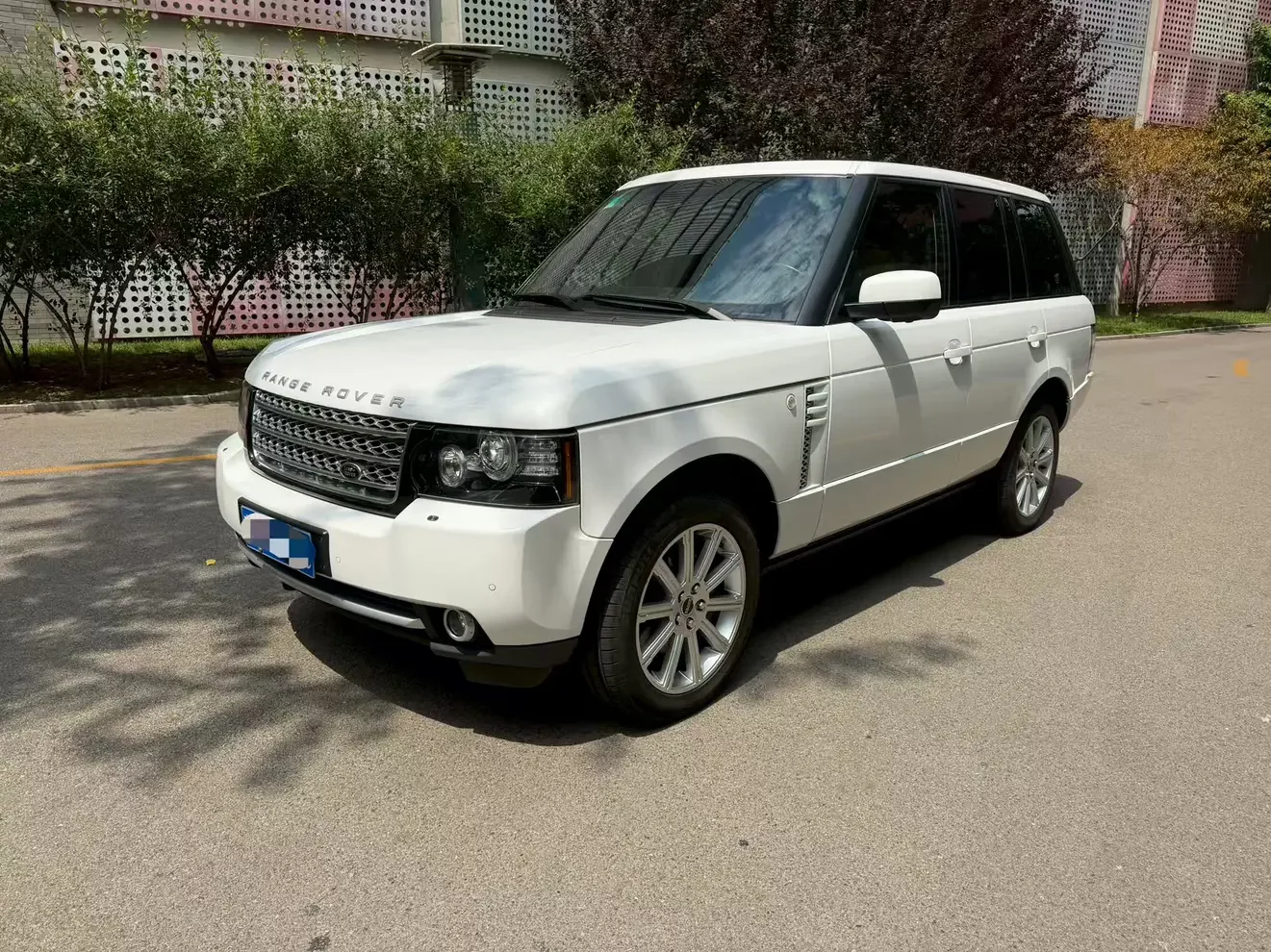 Land Rover range rover